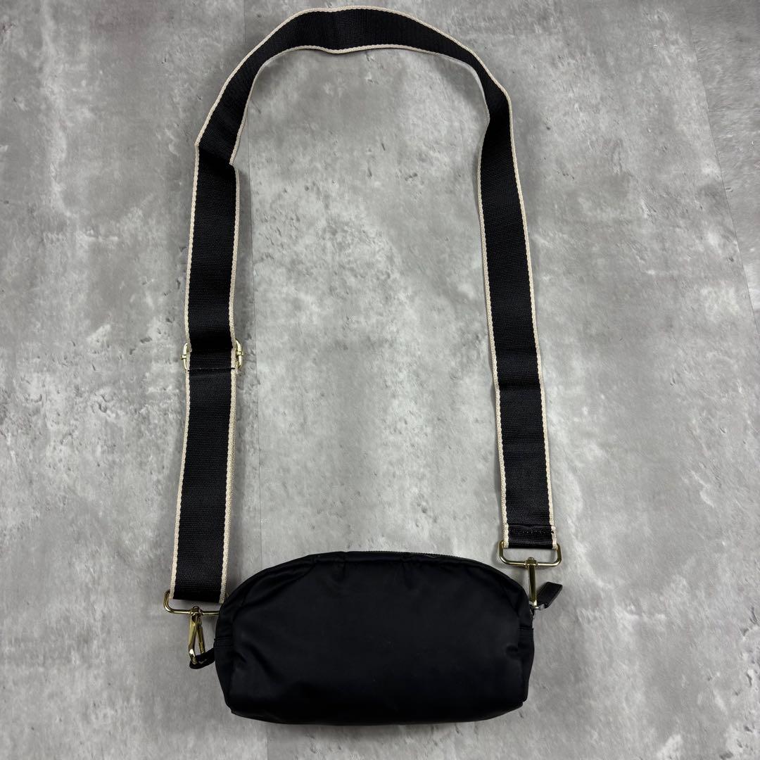 PRADA ポーチ ショルダーバッグ 三角プレート 斜め掛け 黒