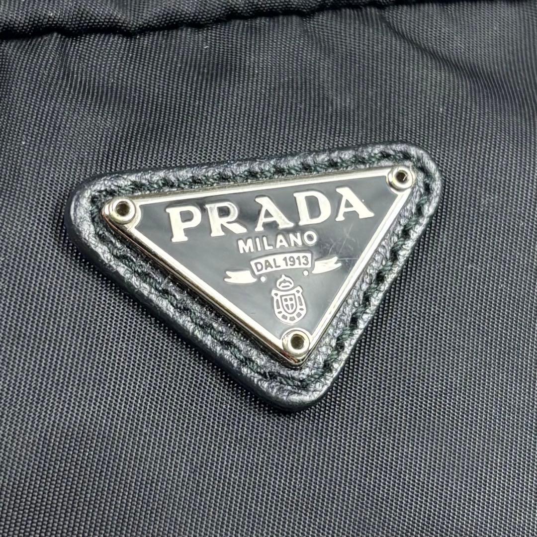 PRADA ポーチ ショルダーバッグ 三角プレート 斜め掛け 黒