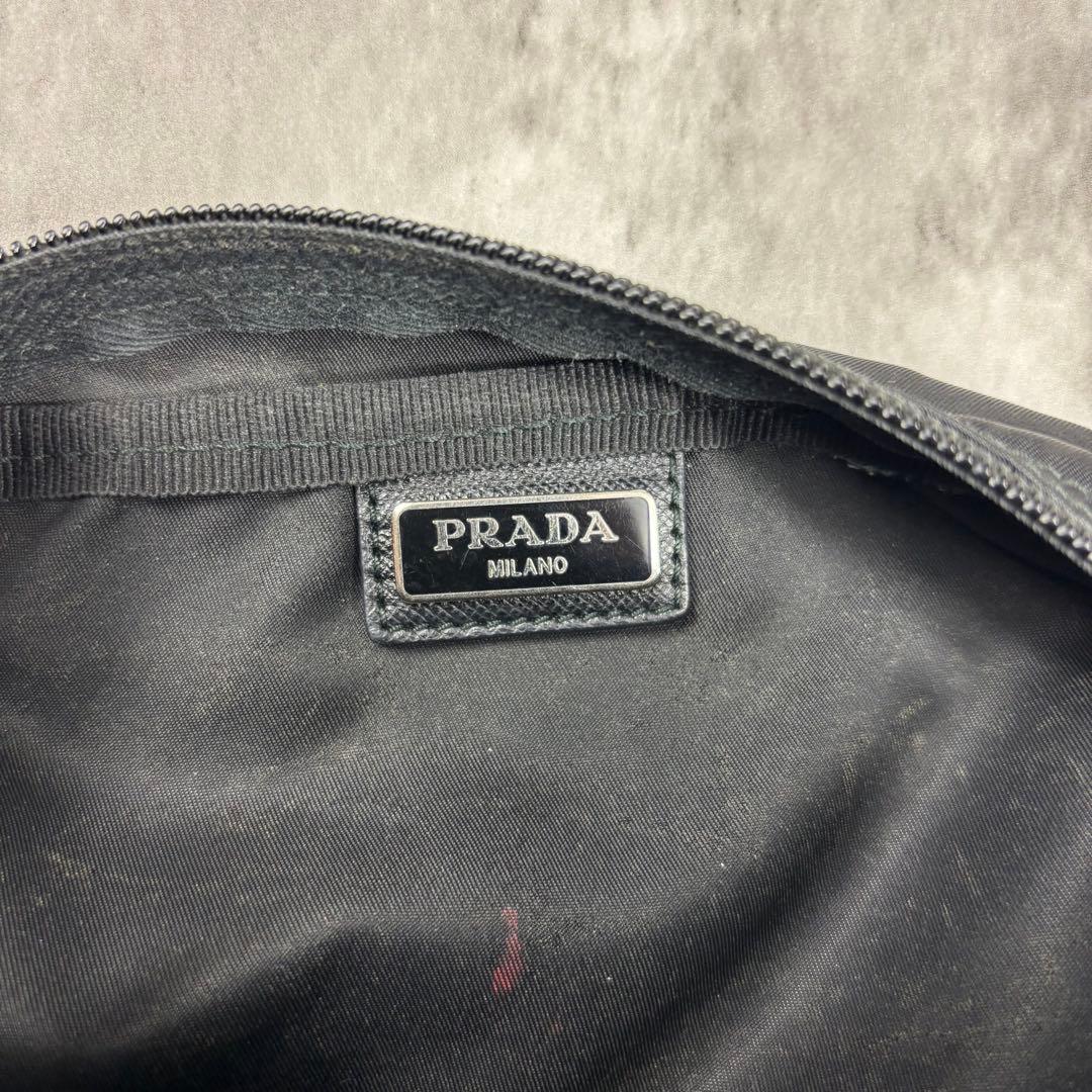 PRADA ポーチ ショルダーバッグ 三角プレート 斜め掛け 黒