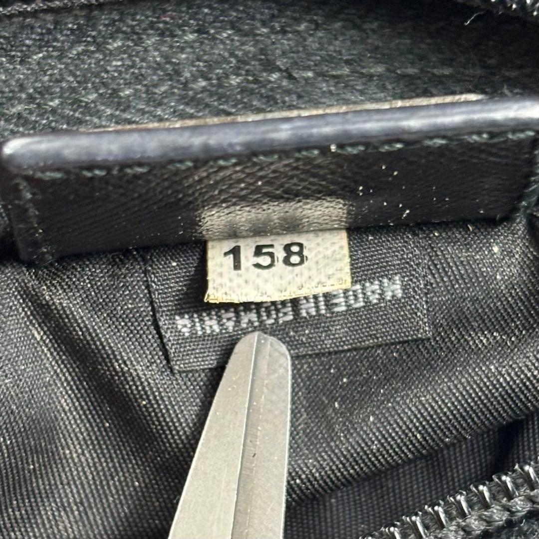 PRADA ポーチ ショルダーバッグ 三角プレート 斜め掛け 黒