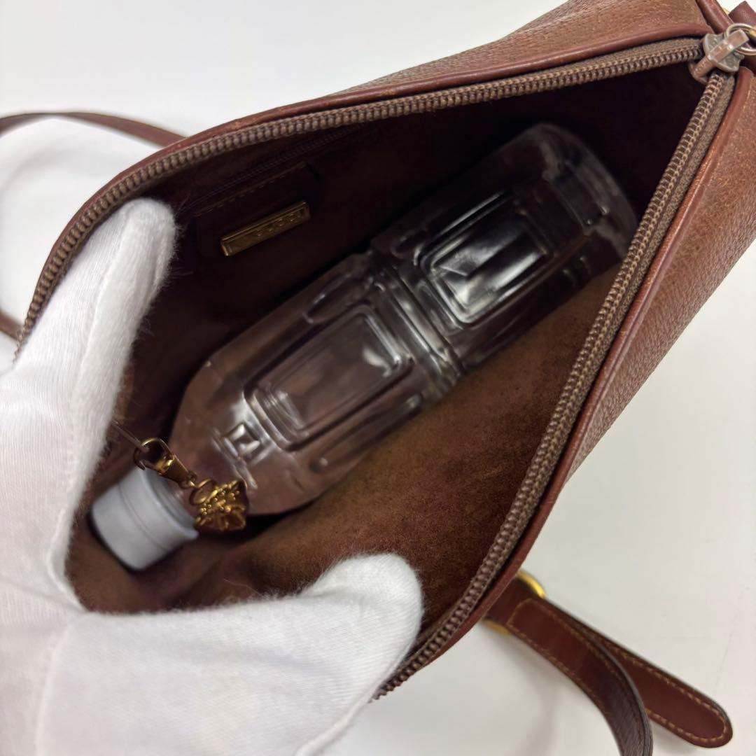 GUCCI グッチ インターロッキング　ショルダーバッグ オールレザー シボ革