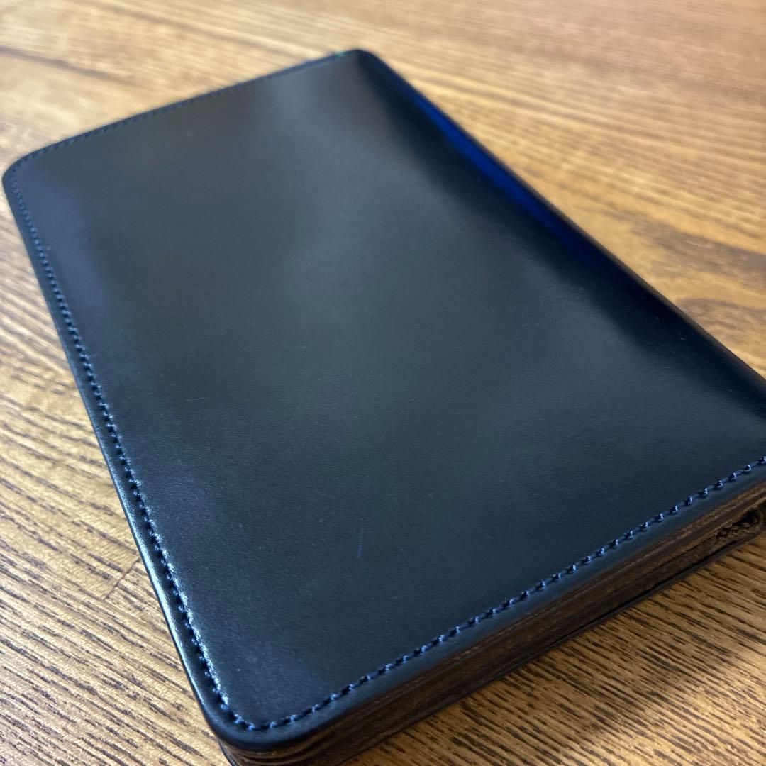 forme hand wallet コードバン ネイビー