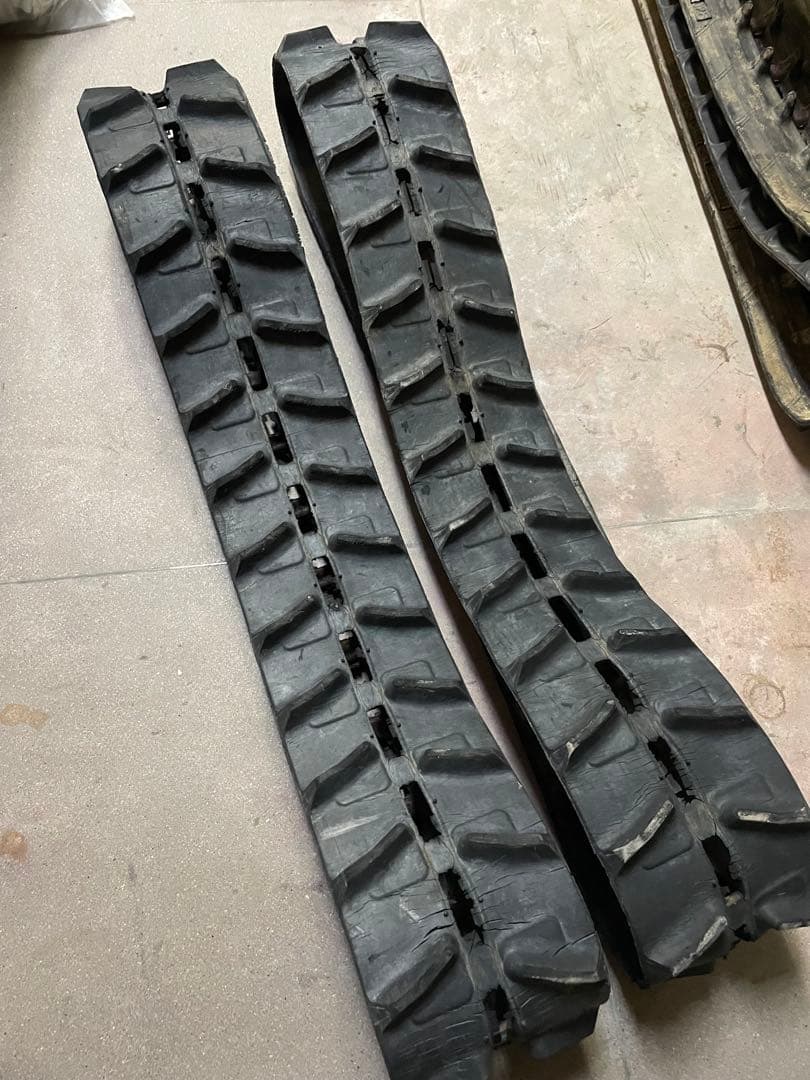 左右セット　ゴムローラー キャタピラ　180-84-28