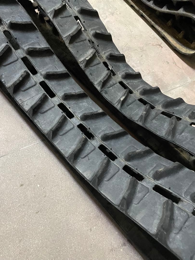 左右セット　ゴムローラー キャタピラ　180-84-28