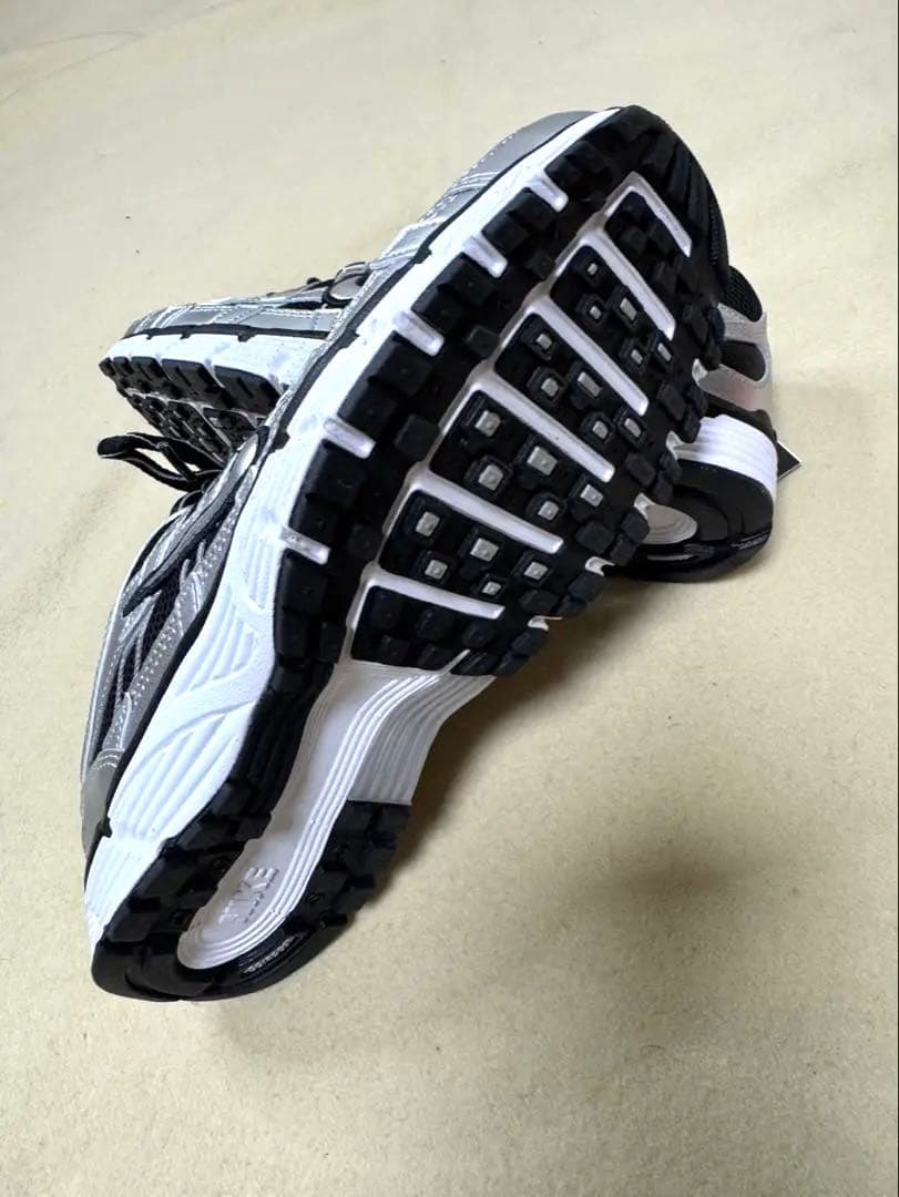 新品タグ箱付☆NIKEナイキP-6000 ブラック シルバー メタリック24.5