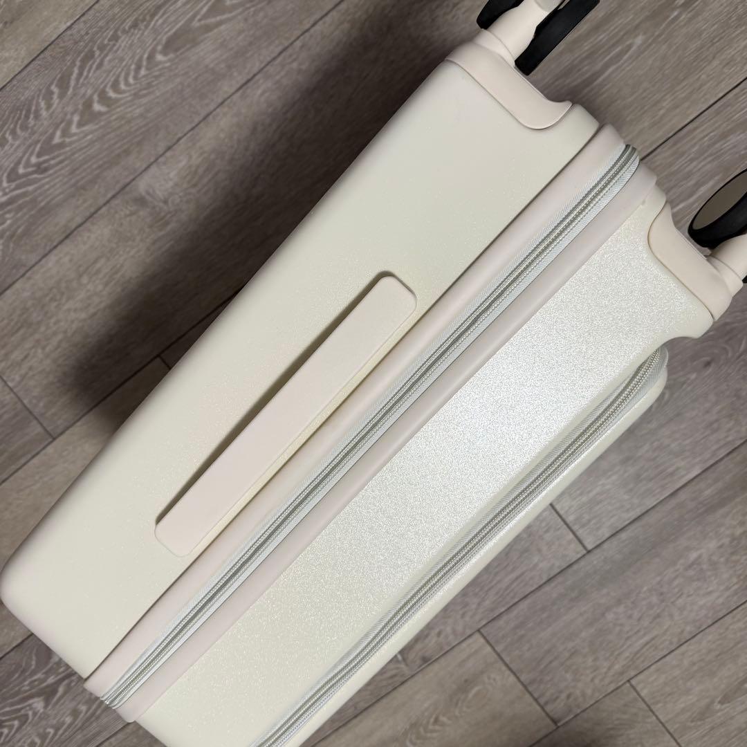 ディズニー ミッキー スーツケース 33L 機内持ち込み可 アイボリー　美品