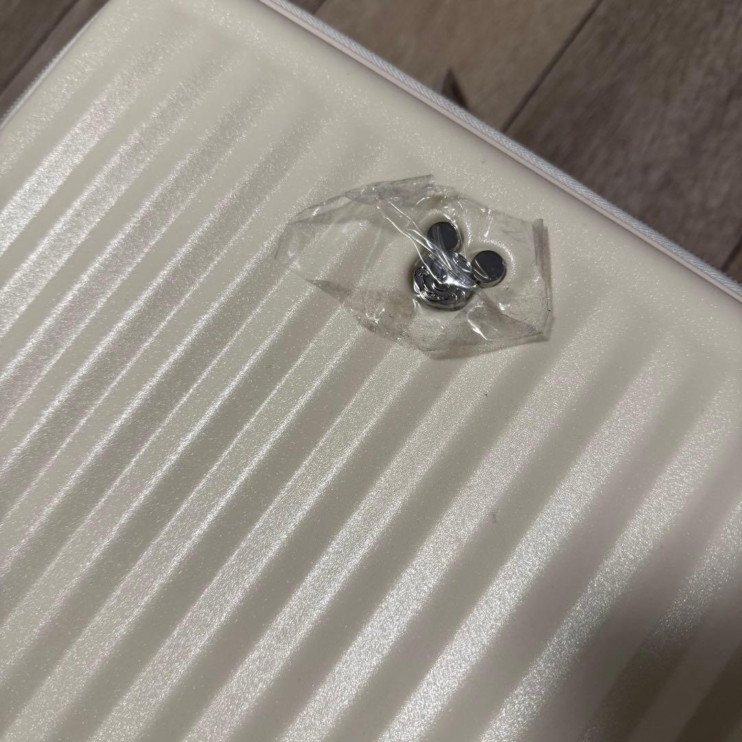 ディズニー ミッキー スーツケース 33L 機内持ち込み可 アイボリー　美品