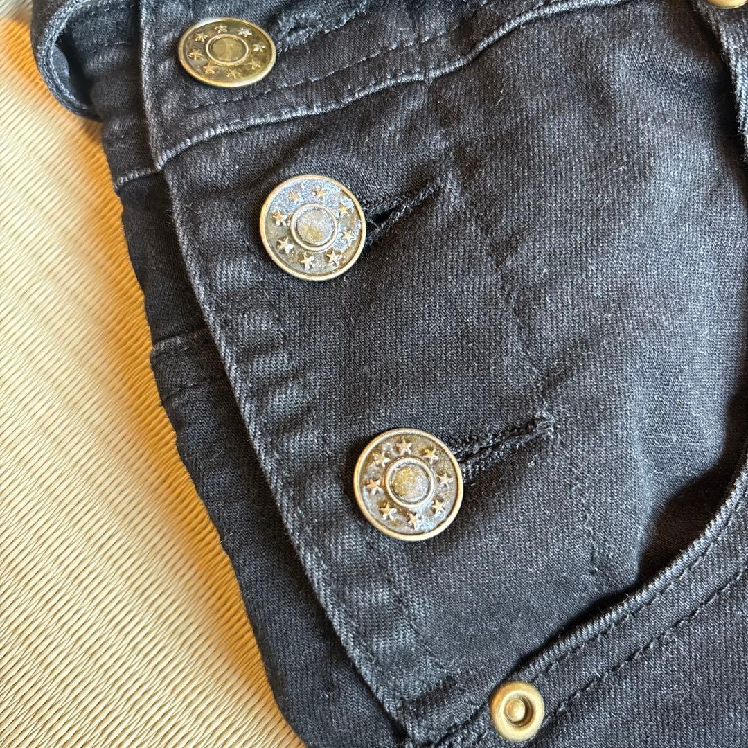 るるむ⭐︎the.mumsie⭐︎ブラックオーバーオールパンツとグレースカート