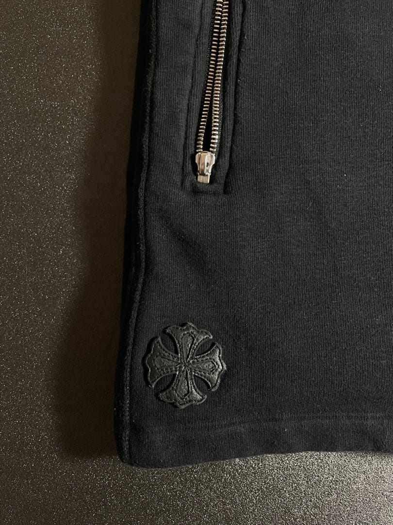 【正規品】クロムハーツ スウェットショート クロスパッチ ジップポケット 黒　L