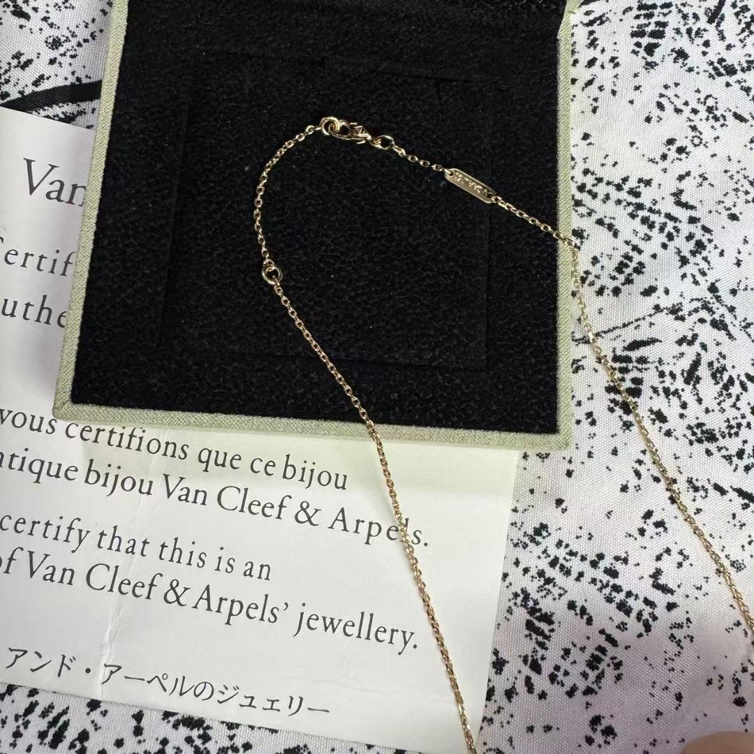Van Cleef & Arpels 四つ葉のクローバーネックレス@1
