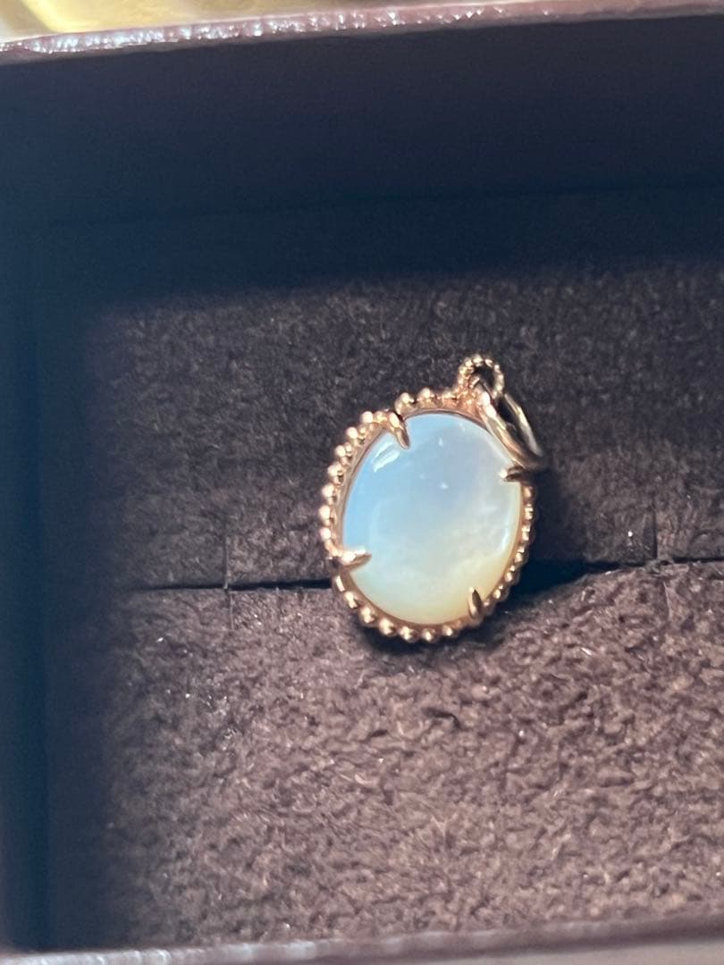 agete アガット　リバーシブルチャーム　K10 クォーツ　シェル