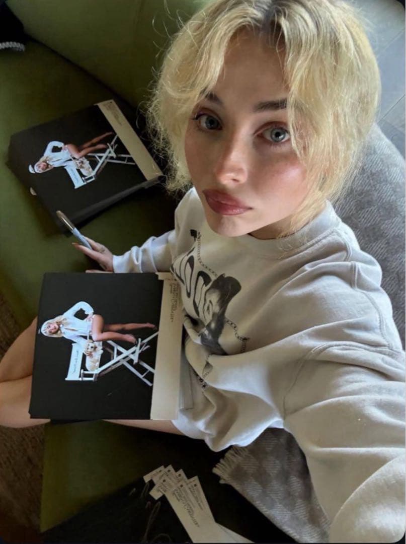 sabrina carpenter Mans Best Friendsサイン入り