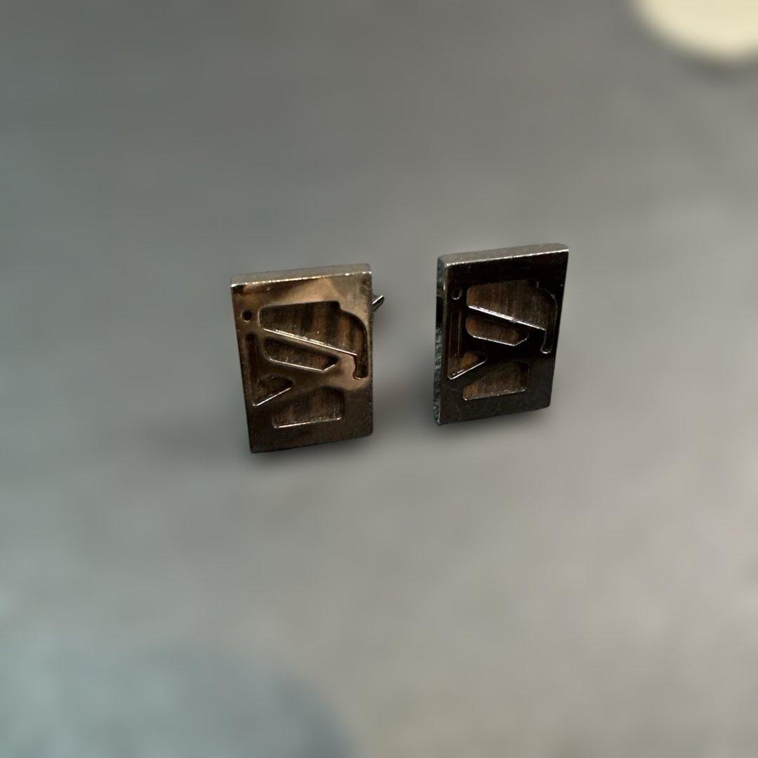 LOUIS VUITTON ルイヴイトン　カフス　シルバー木目