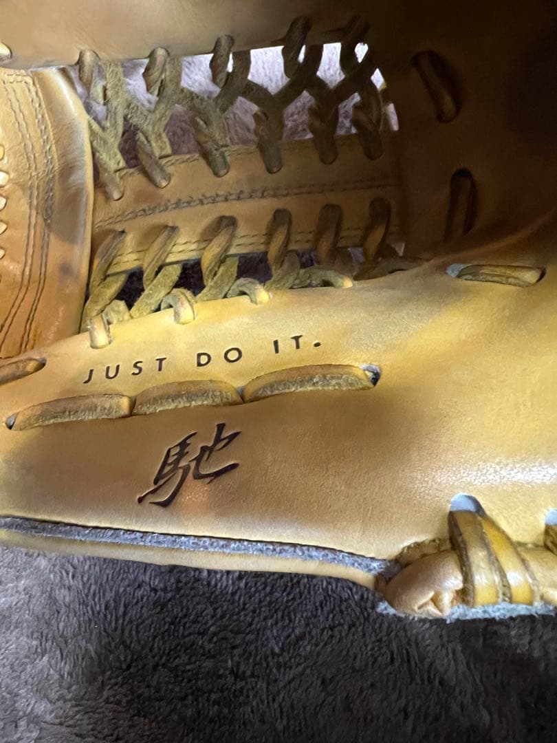 ナイキ硬式内野用グローブ イエロー