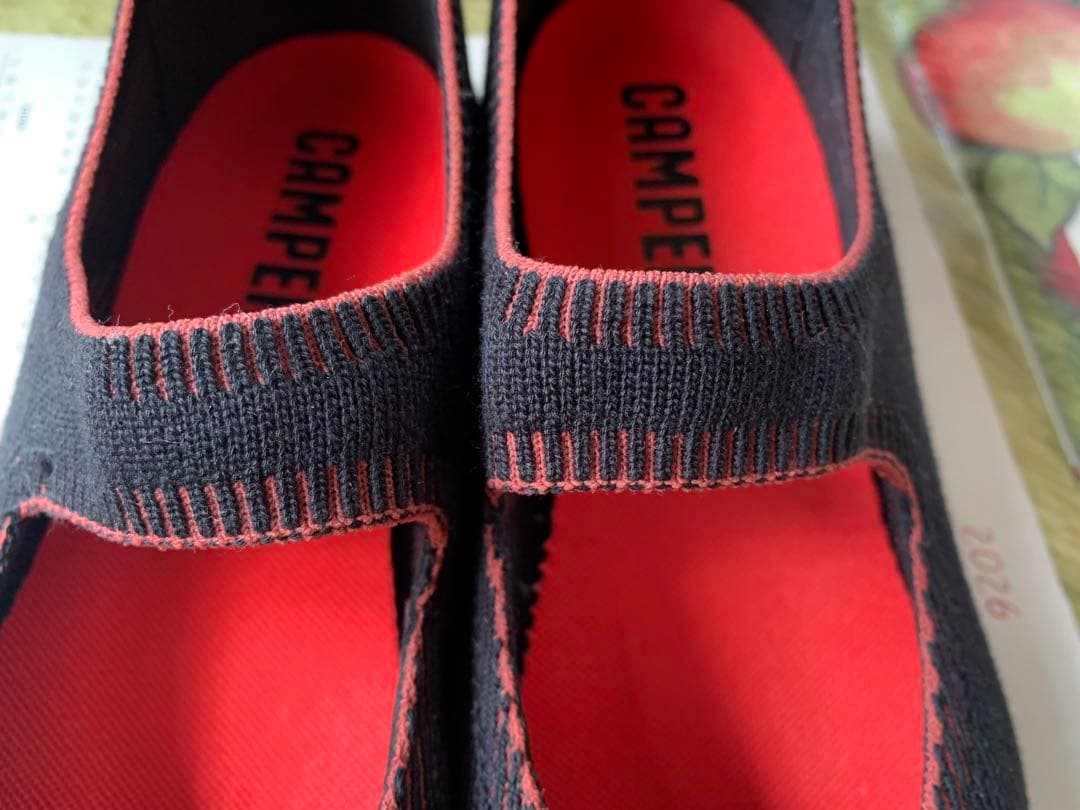 CAMPPER フラットシューズ 黒/赤