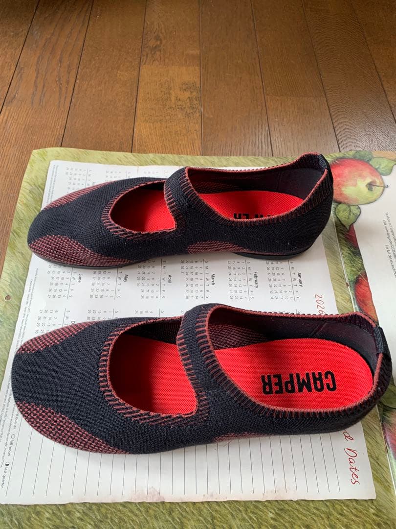 CAMPPER フラットシューズ 黒/赤