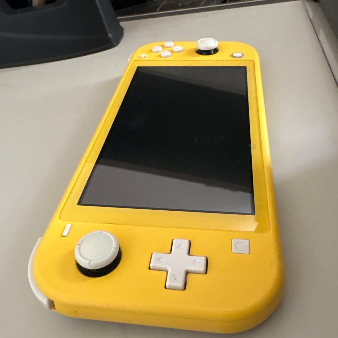 Nintendo Switch Lite イエロー ポケモンスカーレット