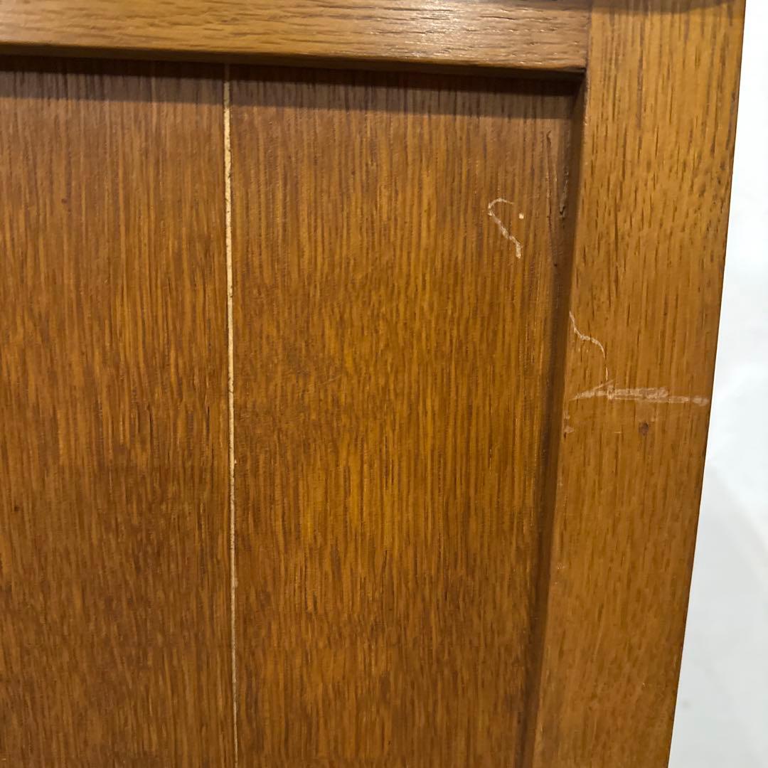 ヴィンテージ　木製サイドテーブル　扉収納付き　猫脚