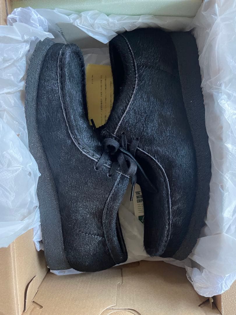 靴 Clalrks Wallabee Hair On black