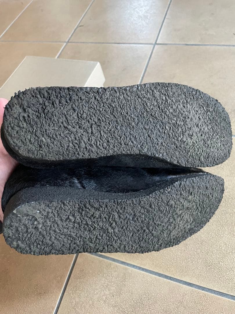 靴 Clalrks Wallabee Hair On black