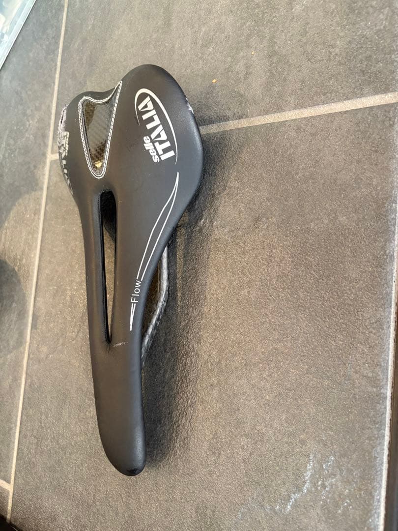 セライタリアカーボンサドルSelle Italia SLR Flow