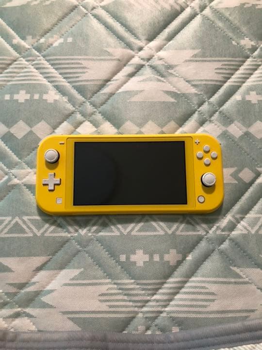 Nintendo Switch LITE イエロー＆ピンク2つ付き