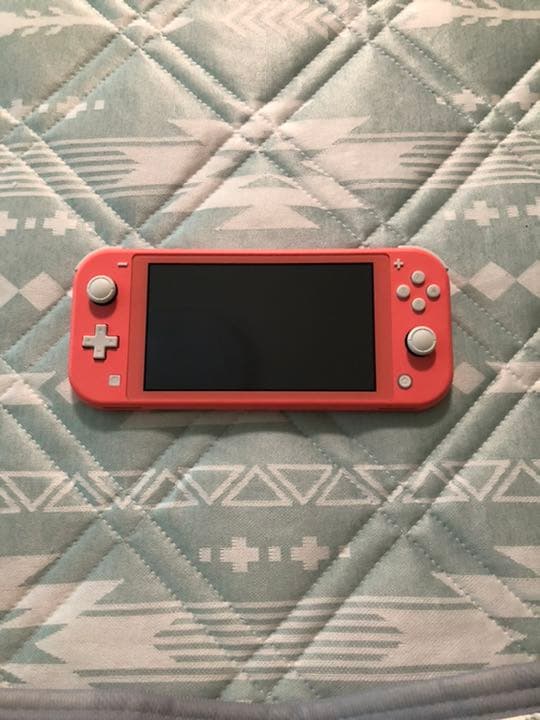 Nintendo Switch LITE イエロー＆ピンク2つ付き