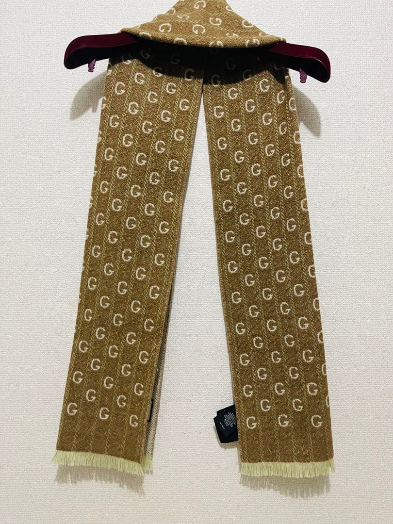 Whiteboo!　GUCCI Gロゴマフラー 他計2本