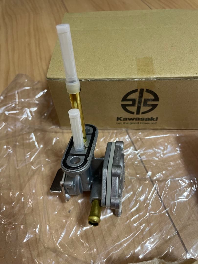 ゼファー400 ゼファーx カワサキ　純正燃料コック