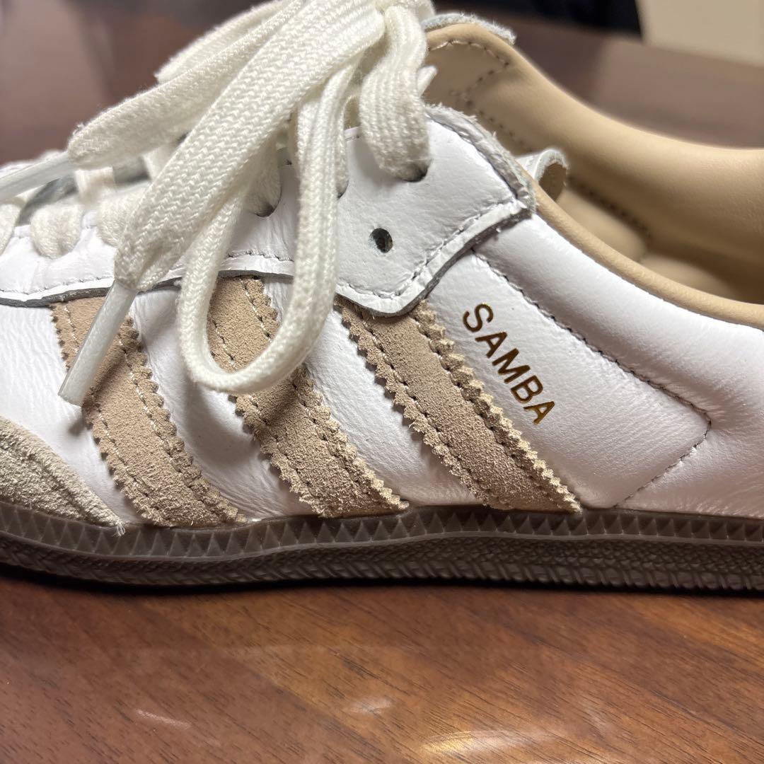 adidas Samba ホワイト/ベージュ スニーカー