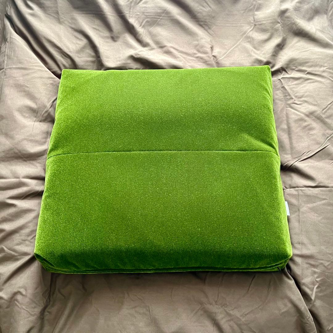 カリモク60 ロビークッション モケットグリーン