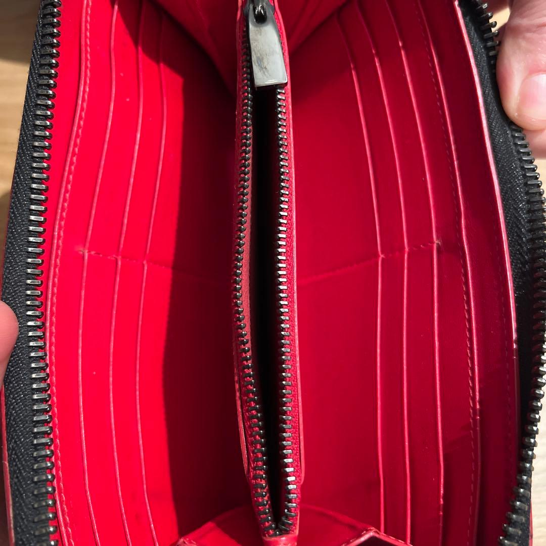 クリスチャン・ルブタン スタッズ付きブラックレザー長財布