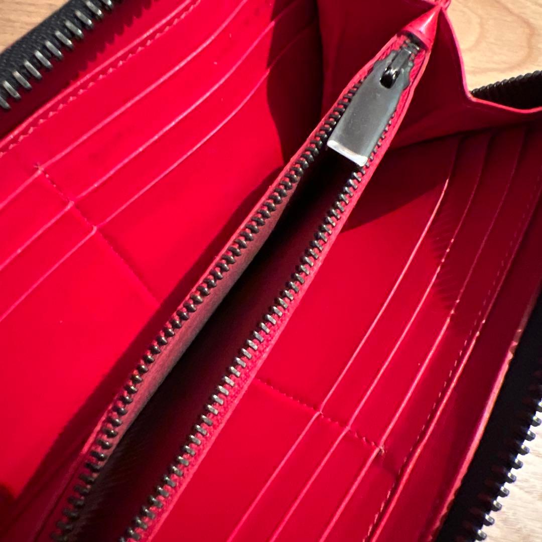 クリスチャン・ルブタン スタッズ付きブラックレザー長財布