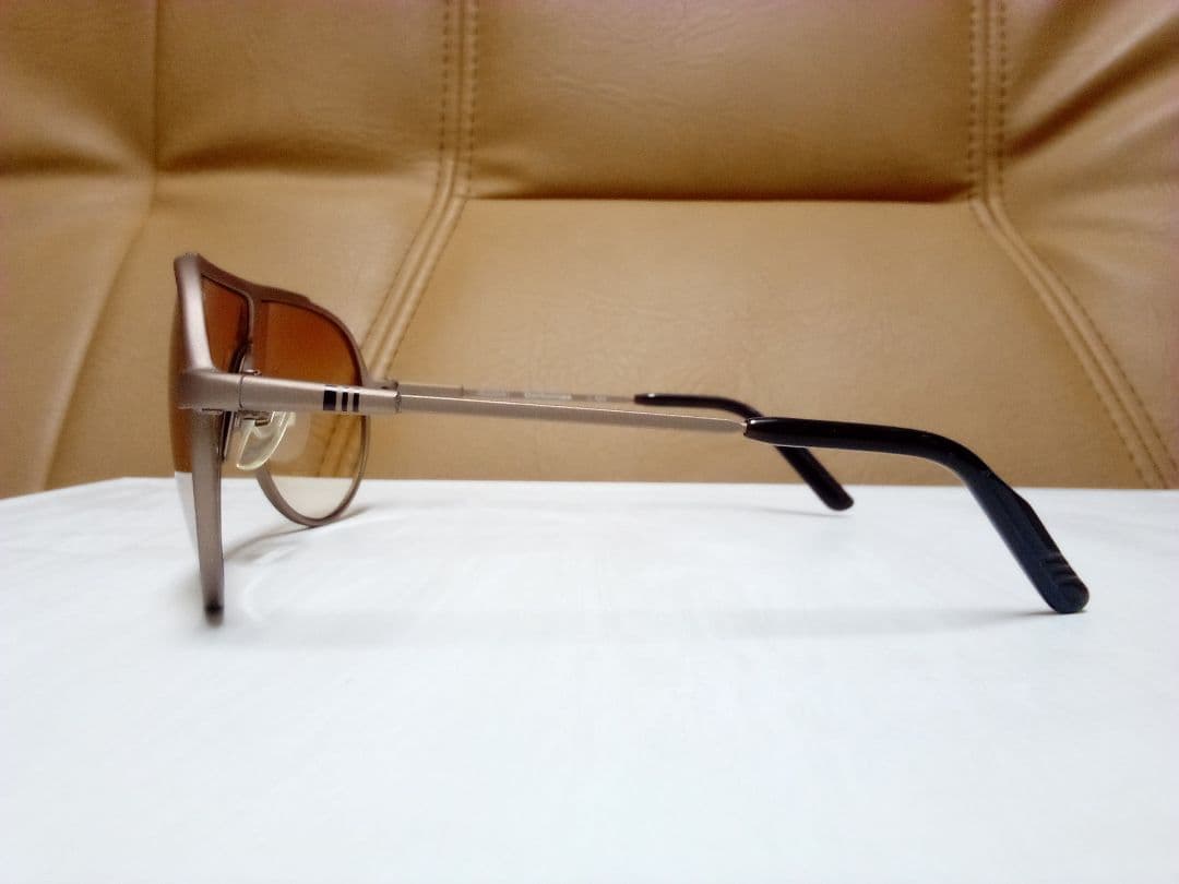 【新品】ヴィンテージ　ジュージアーロデザイン　カーボン製サングラス