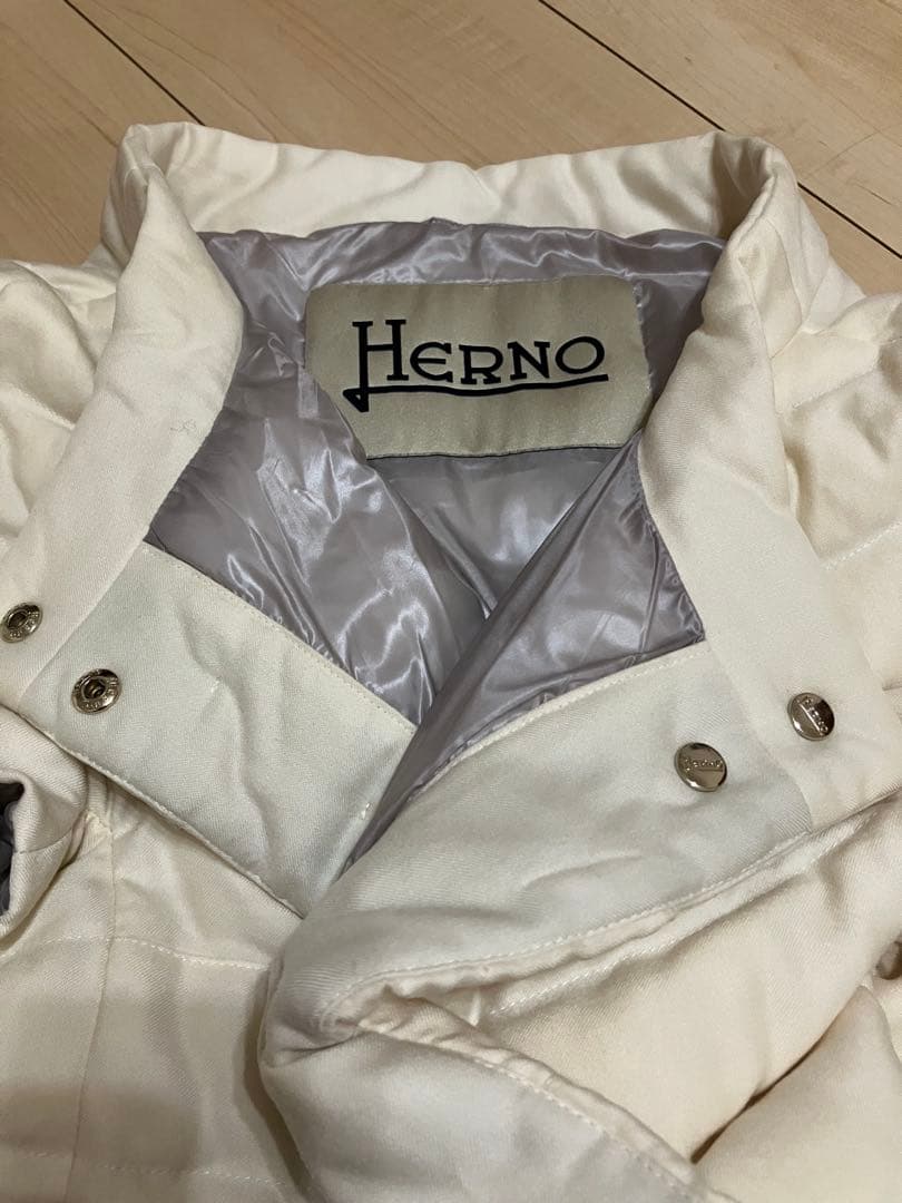 Herno アイボリー ベスト ショートスリーブ