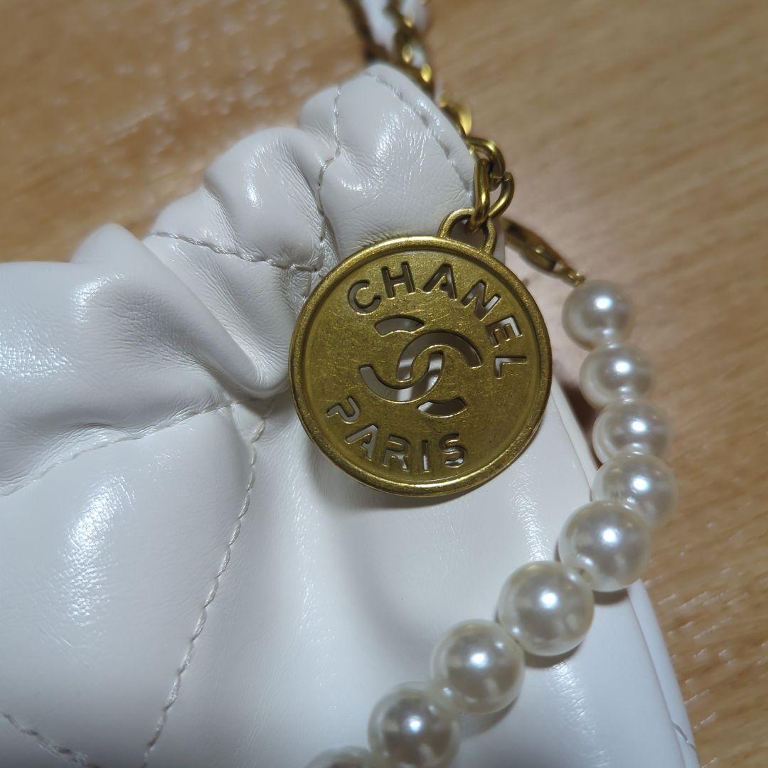 CHANEL ノベルティ　 ホワイト キルティング ショルダーバッグ