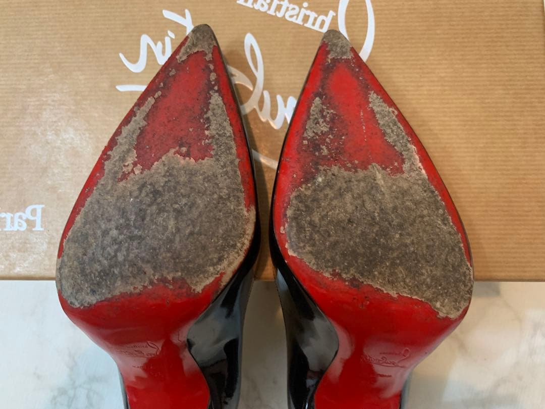 Christian Louboutin 黒 エナメル パンプス