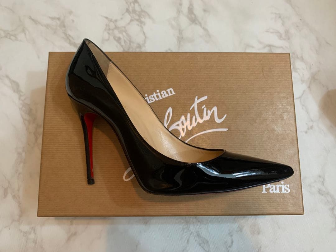 Christian Louboutin 黒 エナメル パンプス