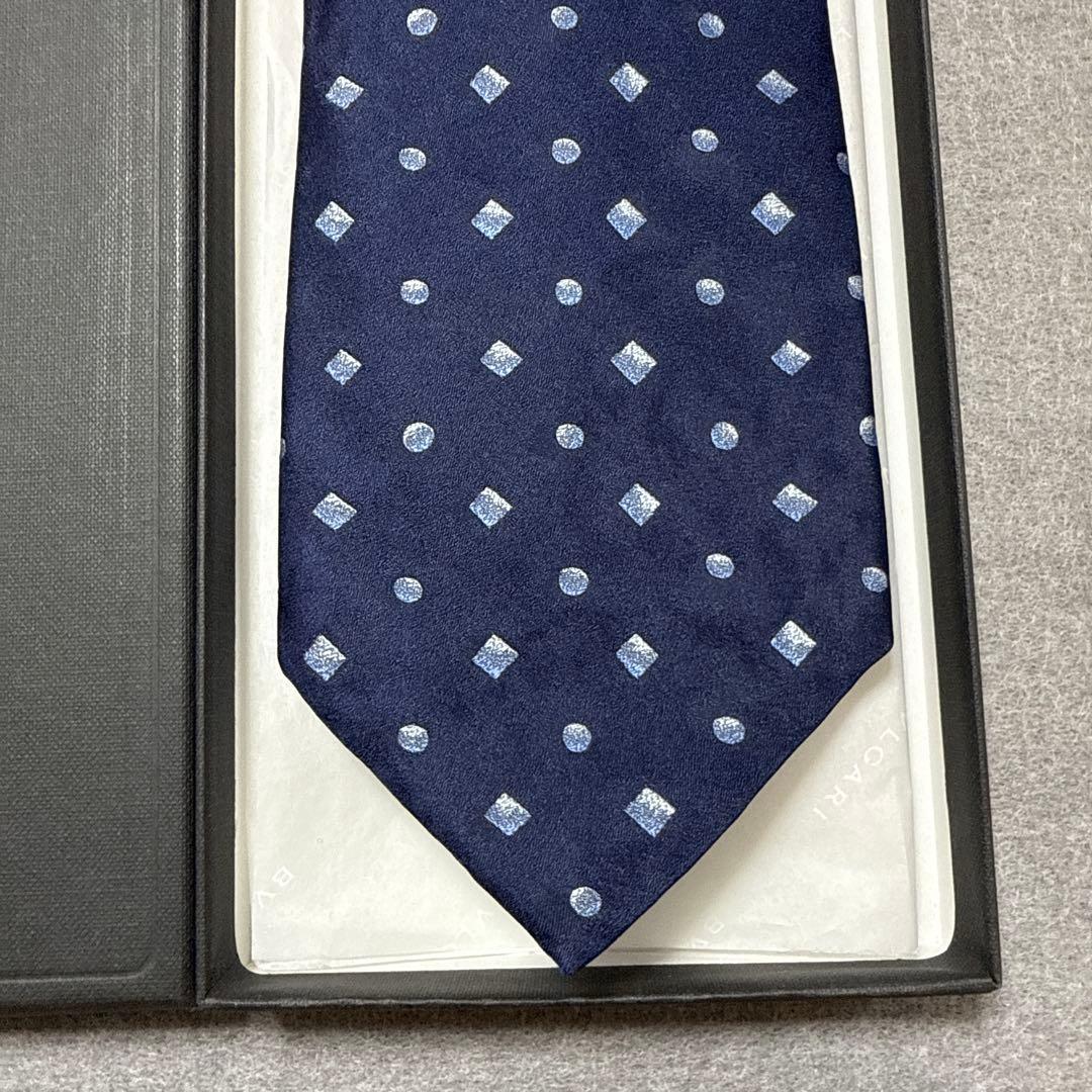 未使用タグ付　箱付　ブルガリ　ネクタイ　紺　セッテピエゲ