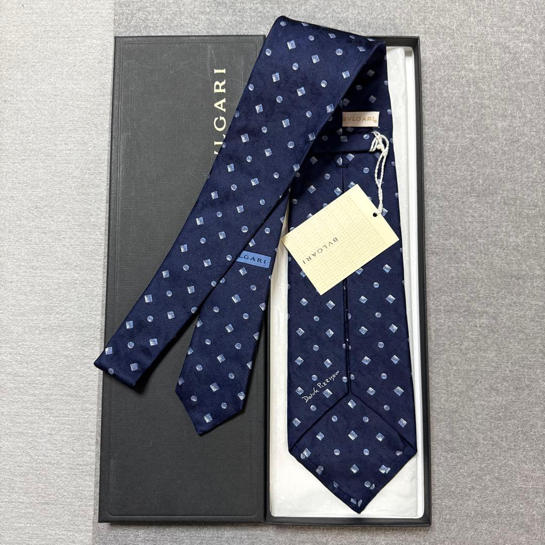 未使用タグ付　箱付　ブルガリ　ネクタイ　紺　セッテピエゲ