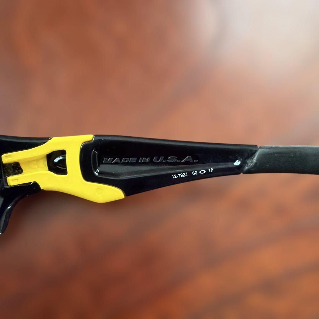 小物 OAKLEY LIVESTRONG STRAIGHTJACKET