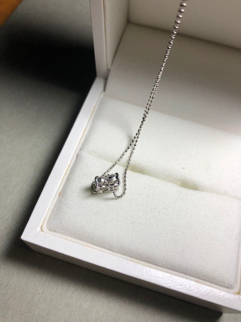 美品　プラチナダイヤモンド0．7カラットネックレス刻印あり