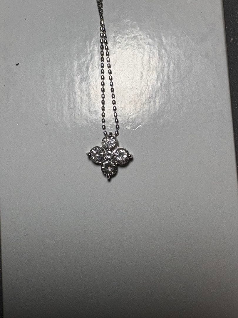 美品　プラチナダイヤモンド0．7カラットネックレス刻印あり