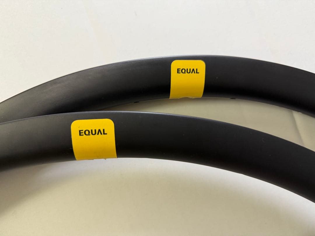 グロータック equalカーボンリム 2本セット