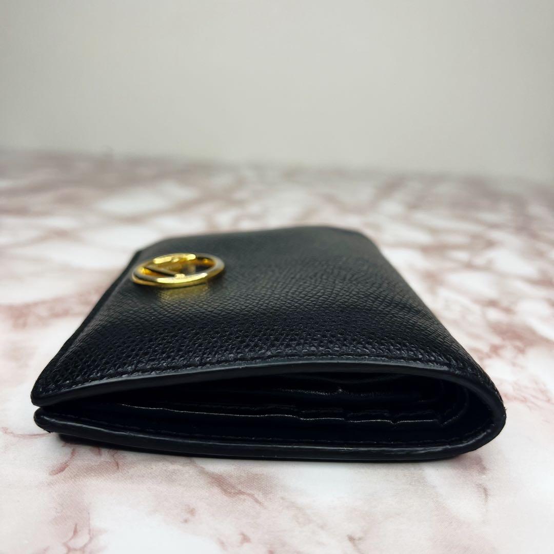 【極美品】FENDI ブラックレザー コンパクトウォレット　折り財布70