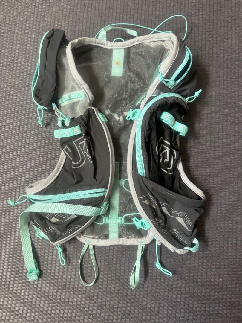 美品！アルティメイトディレクション アドベンチャーベスタ5.0 ウィメンズ