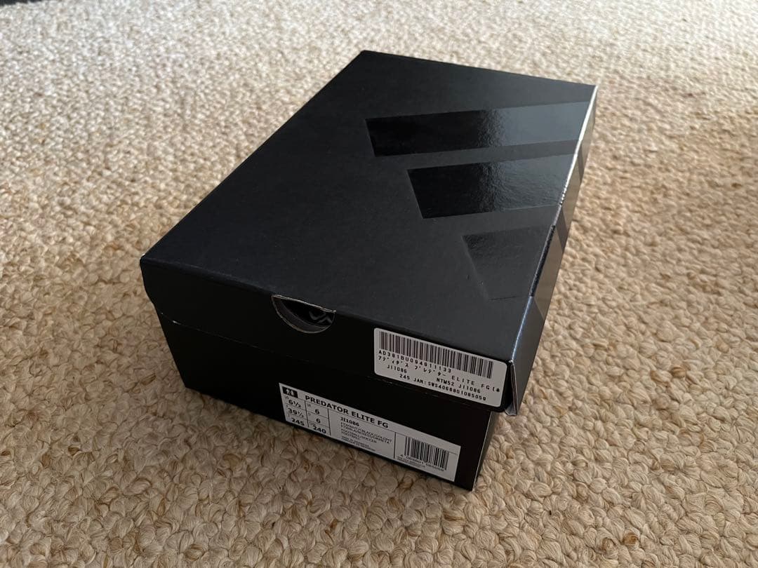 プレデター FG 24.5 アディダス 新品