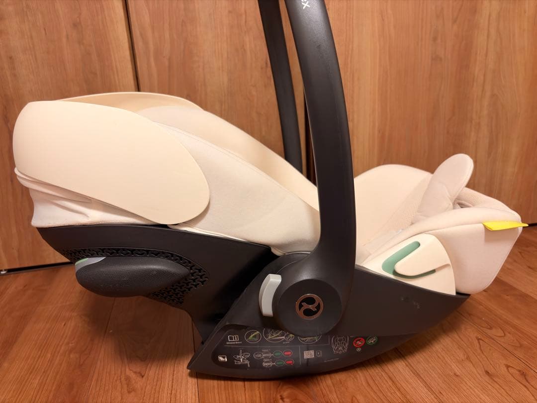 ベビーシート　cybex Cloud G i-Size カーアダプタセット