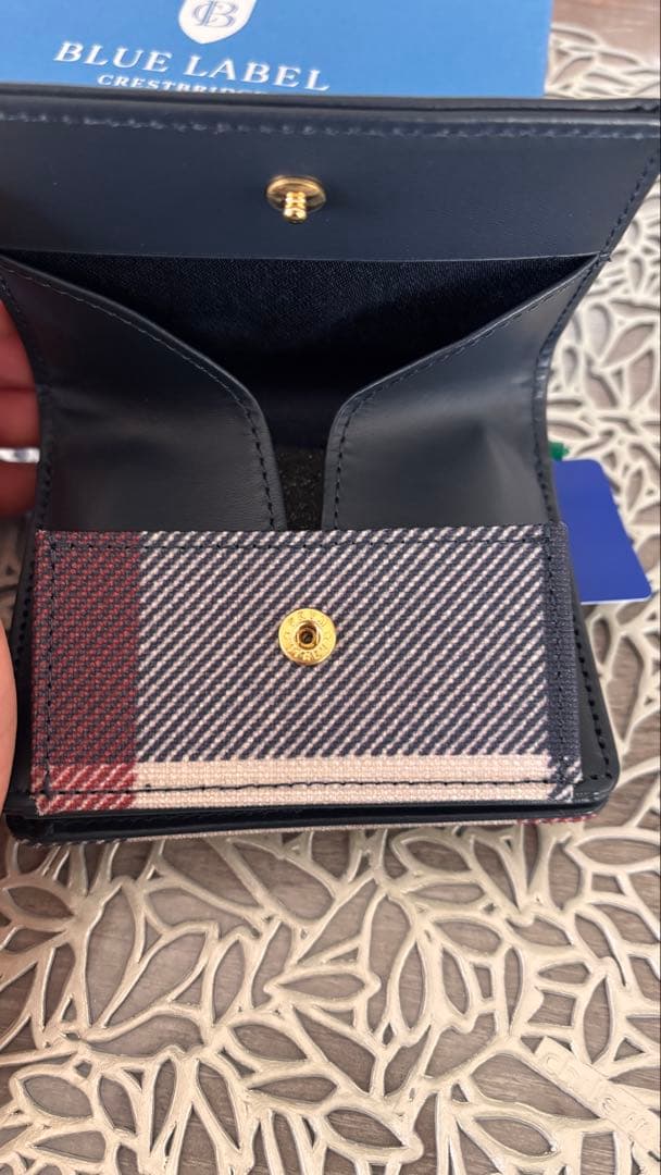 BLUE LABEL CRESTBRIDGE 二つ折り財布