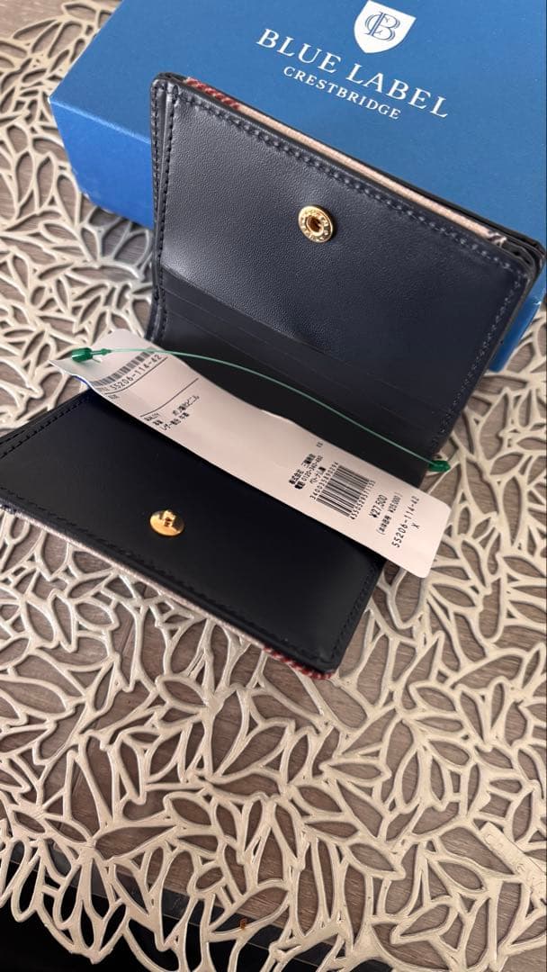 BLUE LABEL CRESTBRIDGE 二つ折り財布